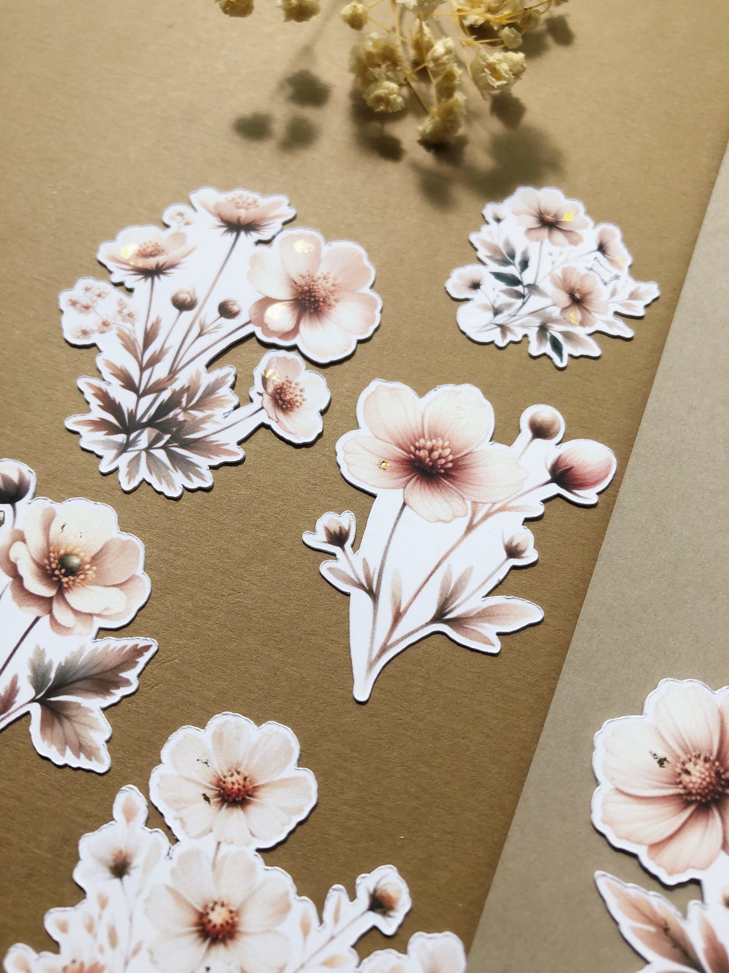 "15Pcs Beige Flowers w Gold Foil" Sticker Pack